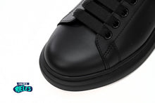 Cargar imagen en el visor de la galería, Alexander McQueen Black