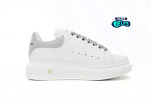 Cargar imagen en el visor de la galería, Alexander McQueen Oversized Glitter