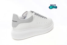 Cargar imagen en el visor de la galería, Alexander McQueen Oversized Glitter