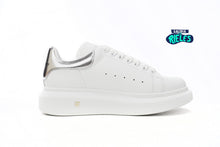 Cargar imagen en el visor de la galería, Alexander McQueen Metallic