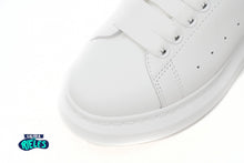 Cargar imagen en el visor de la galería, Alexander McQueen Metallic