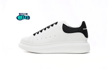 Cargar imagen en el visor de la galería, Alexander McQueen Black Trim