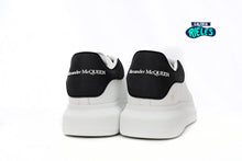 Cargar imagen en el visor de la galería, Alexander McQueen Black Trim