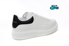 Cargar imagen en el visor de la galería, Alexander McQueen Black leather