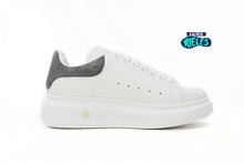 Cargar imagen en el visor de la galería, Alexander McQueen Oversized Grey Iron