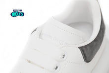 Cargar imagen en el visor de la galería, Alexander McQueen Grey