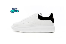 Cargar imagen en el visor de la galería, Alexander McQueen Oversized Black