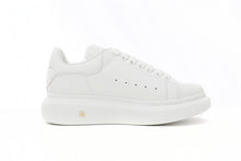 Cargar imagen en el visor de la galería, Alexander McQueen Oversized White