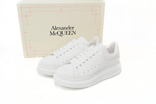 Cargar imagen en el visor de la galería, Alexander McQueen Oversized White