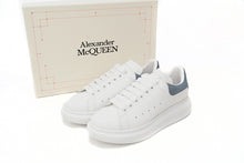 Cargar imagen en el visor de la galería, Alexander McQueen Oversized Dream Blue