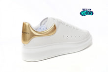 Cargar imagen en el visor de la galería, Alexander McQueen Gold