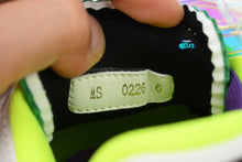 Cargar imagen en el visor de la galería, Louis Vuitton LV Trainer Neon Red purple