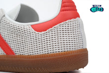 Cargar imagen en el visor de la galería, adidas Samba OG Crystal White Preloved Red