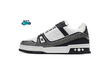 Cargar imagen en el visor de la galería, LV Trainer White Black Crystals