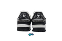 Cargar imagen en el visor de la galería, LV Trainer White Black Crystals