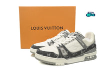 Cargar imagen en el visor de la galería, Louis Vuitton Trainer Monogram Denim Grey White