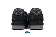 Cargar imagen en el visor de la galería, Louis Vuitton LV Trainer Black Monogram Denim