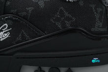 Cargar imagen en el visor de la galería, Louis Vuitton LV Trainer Black Monogram Denim