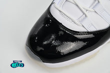 Cargar imagen en el visor de la galería, Air Jordan 11 “Gratitude”