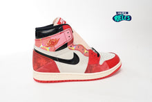 Cargar imagen en el visor de la galería, Jordan 1 High OG Spider-Man Across the Spider-Verse