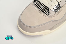 Cargar imagen en el visor de la galería, Jordan 4 Retro Frozen Moments