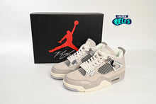 Cargar imagen en el visor de la galería, Jordan 4 Retro Frozen Moments