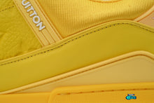 Cargar imagen en el visor de la galería, Louis Vuitton LV Trainer Yellow Embossed