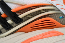 Cargar imagen en el visor de la galería, Adidas Adistar Jellyfish Pharrell Williams Focus Olive Orange