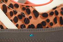 Cargar imagen en el visor de la galería, Adidas Samba Preloved Red Leopard