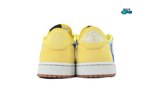 Cargar imagen en el visor de la galería, Jordan 1 Retro Low OG SP Travis Scott Canary