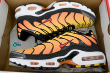 Cargar imagen en el visor de la galería, Nike Air Max Plus Black Orange