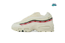 Cargar imagen en el visor de la galería, Nike Air Max 95 Undefeated Sail