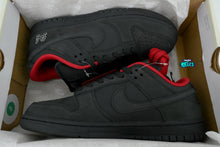 Cargar imagen en el visor de la galería, Nike SB Dunk x Supreme “94” Black