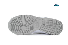 Cargar imagen en el visor de la galería, Nike SB Dunk x Supreme “94” White Metallic Silver