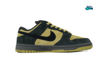 Cargar imagen en el visor de la galería, Nike SB Dunk x Supreme “94” Camper Green