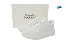Cargar imagen en el visor de la galería, Alexander McQueen White Brown logo en relieve