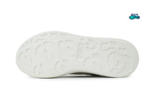Cargar imagen en el visor de la galería, Alexander McQueen White Brown logo en relieve