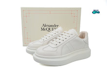 Cargar imagen en el visor de la galería, Alexander McQueen Oversized Retro White