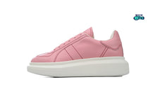 Cargar imagen en el visor de la galería, Alexander McQueen Oversized Retro Pink