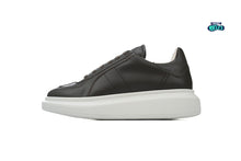Cargar imagen en el visor de la galería, Alexander McQueen Oversized Retro Dark Brown
