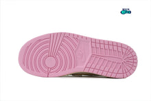 Cargar imagen en el visor de la galería, Jordan 1 Retro Low OG SP Travis Scott Shy Pink