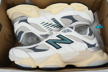 Cargar imagen en el visor de la galería, New Balance 9060 New Spruce