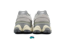 Cargar imagen en el visor de la galería, New Balance 9060 Suede Pack - Sea Salt