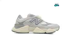 Cargar imagen en el visor de la galería, New Balance 9060 Suede Pack - Sea Salt