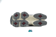 Cargar imagen en el visor de la galería, New Balance 9060 Lunar New Year