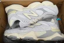 Cargar imagen en el visor de la galería, New Balance 9060 Quartz Grey