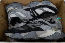 Cargar imagen en el visor de la galería, New Balance 9060 Black Castlerock Grey