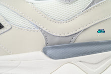 Cargar imagen en el visor de la galería, New Balance 9060 Raincloud