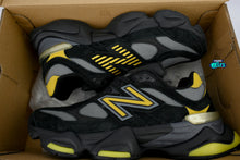 Cargar imagen en el visor de la galería, New Balance 9060 Black Yellow