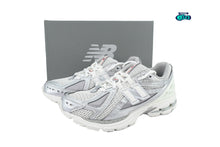 Cargar imagen en el visor de la galería, New Balance 1906R White Team Royal